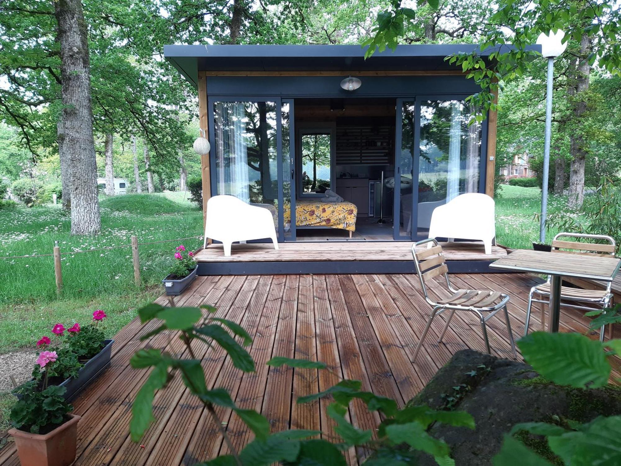 Camping Etang Du Camp Senergues Ngoại thất bức ảnh